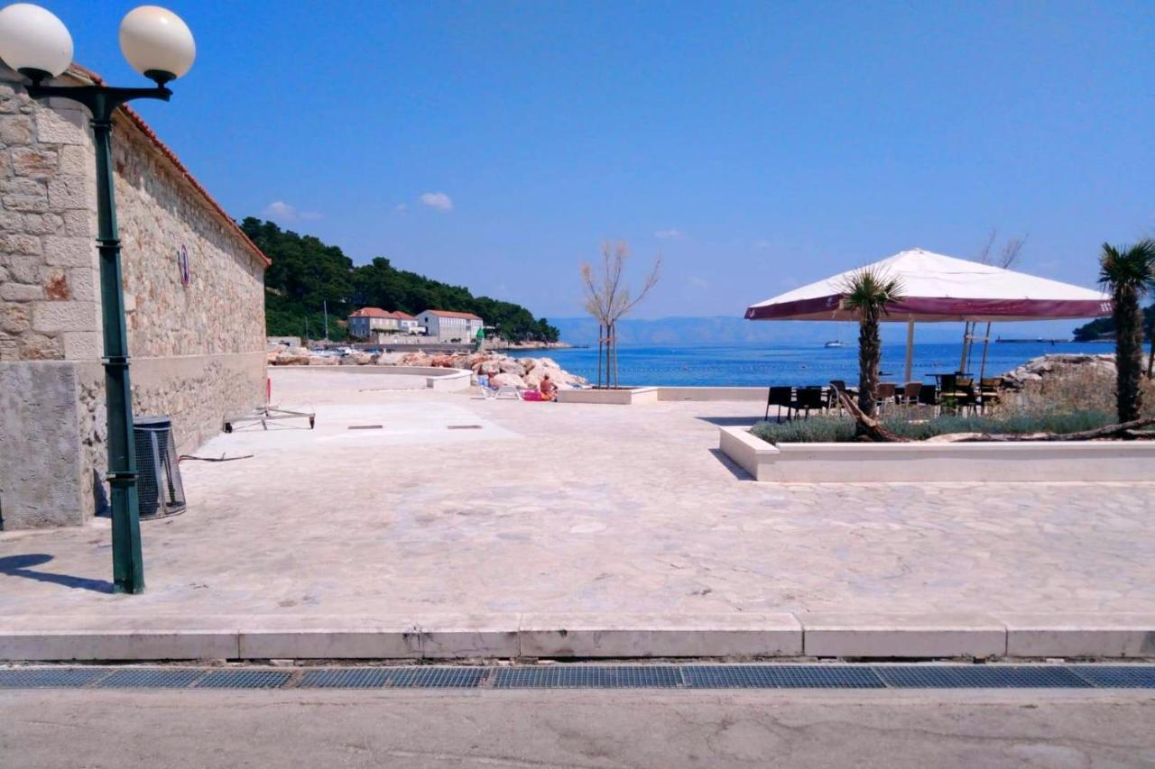 Apartments With A Parking Space Jelsa, Hvar - 8713 Jelsa (Hvar) Exterior foto