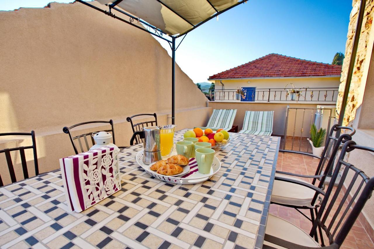 Apartments With A Parking Space Jelsa, Hvar - 8713 Jelsa (Hvar) Exterior foto