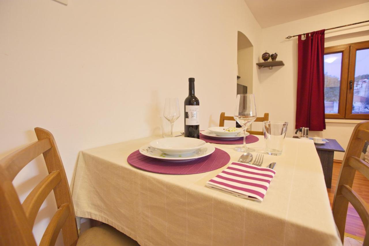 Apartments With A Parking Space Jelsa, Hvar - 8713 Jelsa (Hvar) Exterior foto