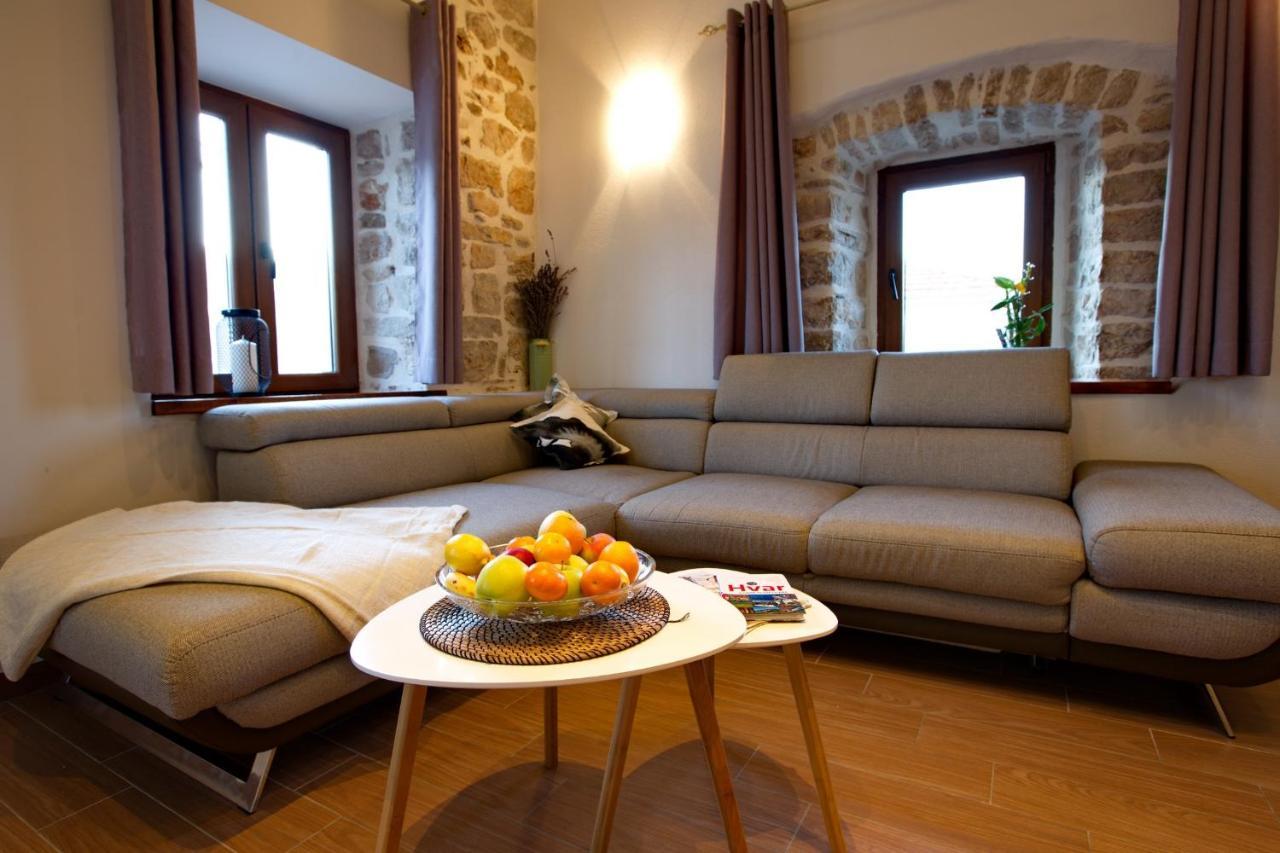 Apartments With A Parking Space Jelsa, Hvar - 8713 Jelsa (Hvar) Exterior foto