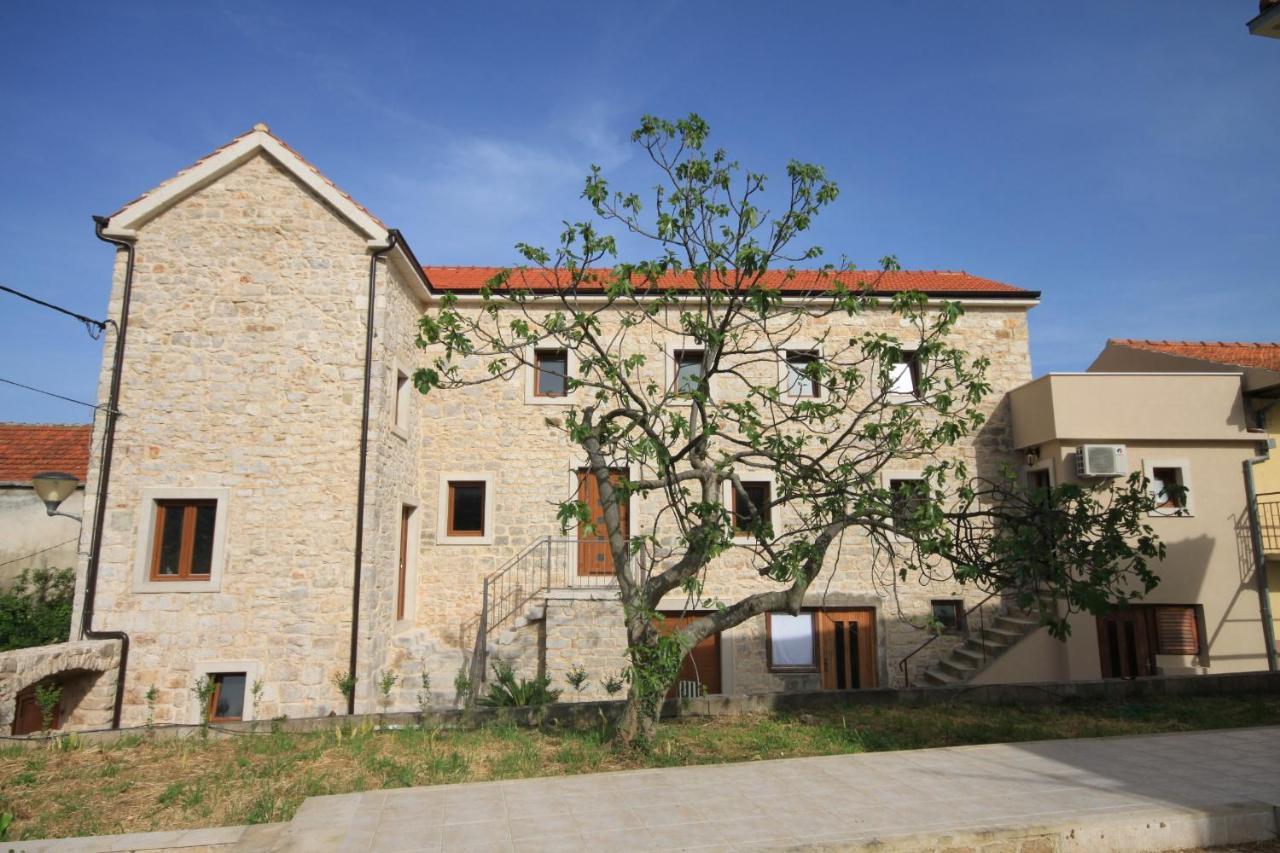 Apartments With A Parking Space Jelsa, Hvar - 8713 Jelsa (Hvar) Exterior foto